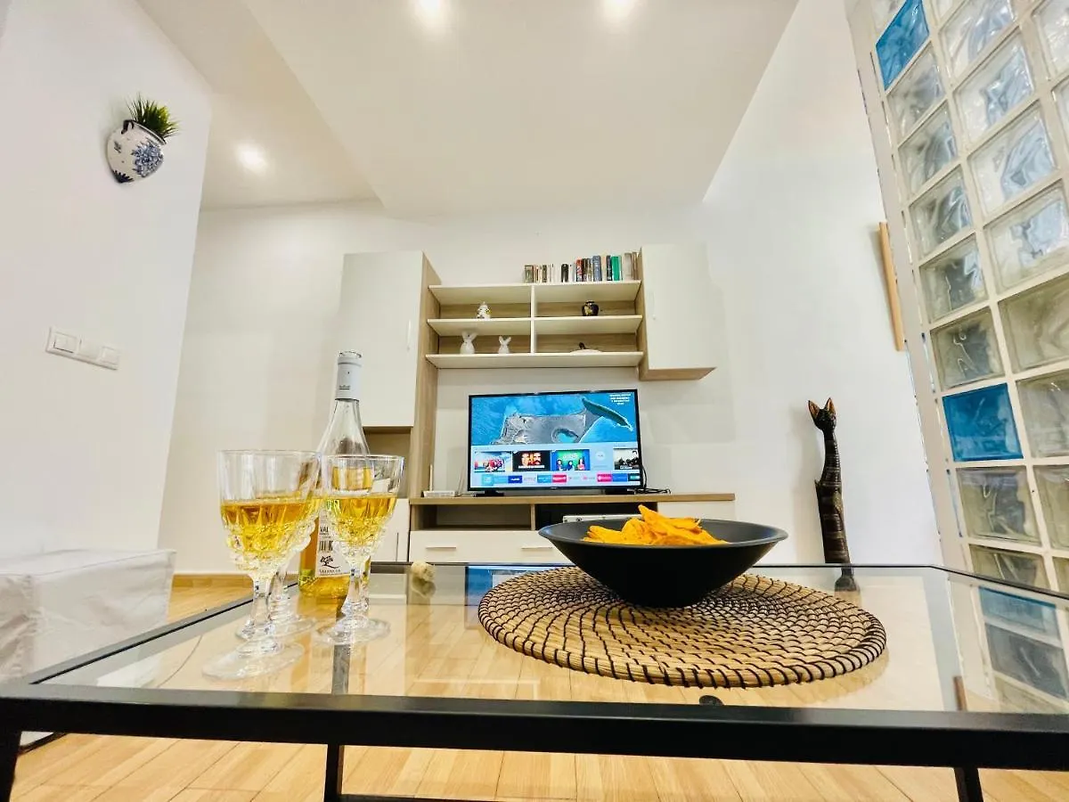 San Antonio - Beach, Pool And Terrace Torremolinos Apartment